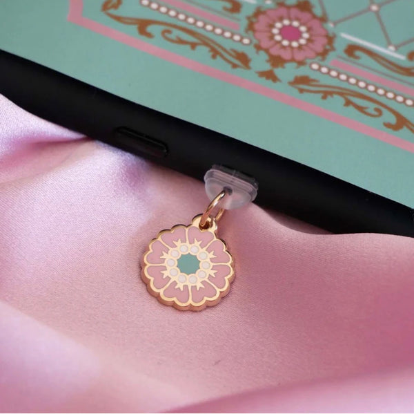 Antoinette Dust Plug