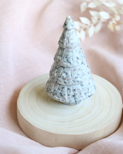 Kiwi Jasper Crystal Carving Christmas Tree